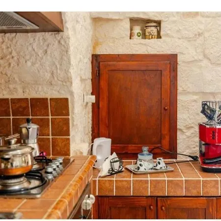 Trullo Del Leccio Da Madia *