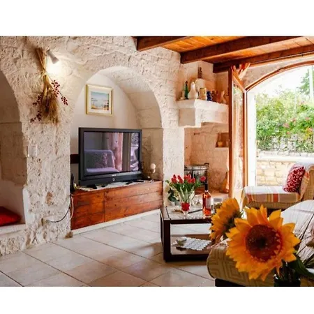 Trullo Del Leccio Da Madia Vakantiehuis