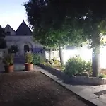 Trullo Del Leccio Da Madia *