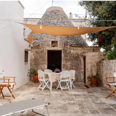Trullo Del Leccio Da Madia * Locorotondo